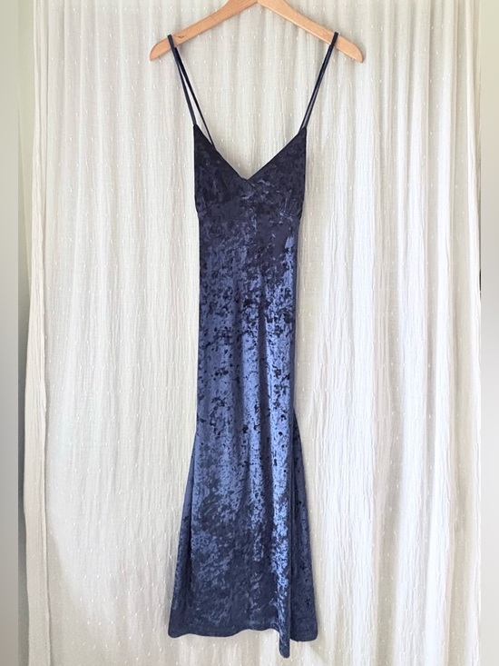 Lulus Dresses & Skirts - Lulu's Navy Blue Velvet Dress